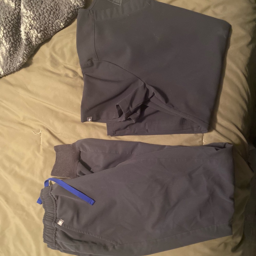 Mens scrub set from figs